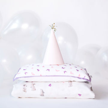 Color White/Pink